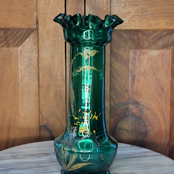 Elegant Green Glass Vase with Gold Accents - Picture 12 of 17